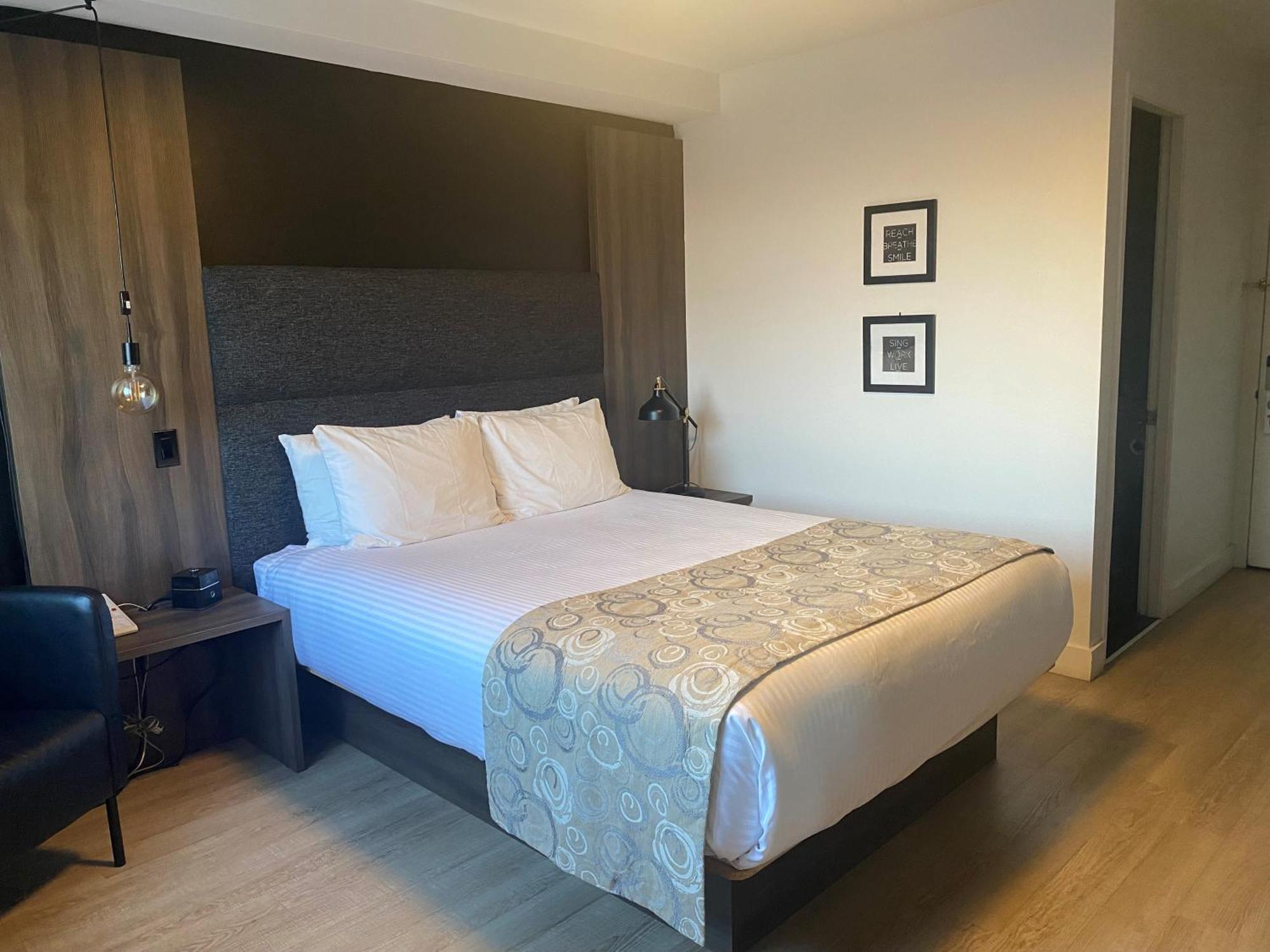 Hotel Centre-Ville Монманьи Экстерьер фото